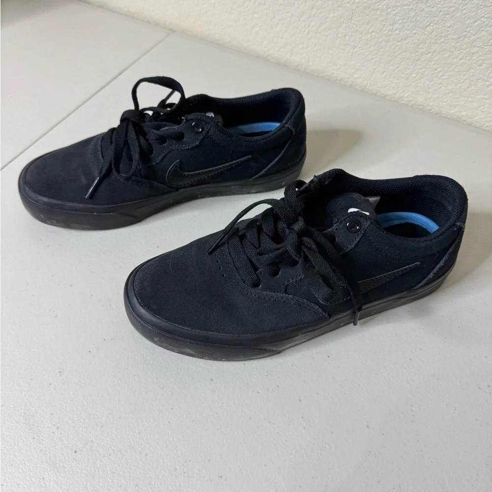 Nike SB Chron Janoski Men's Black Low-Top Sneakers